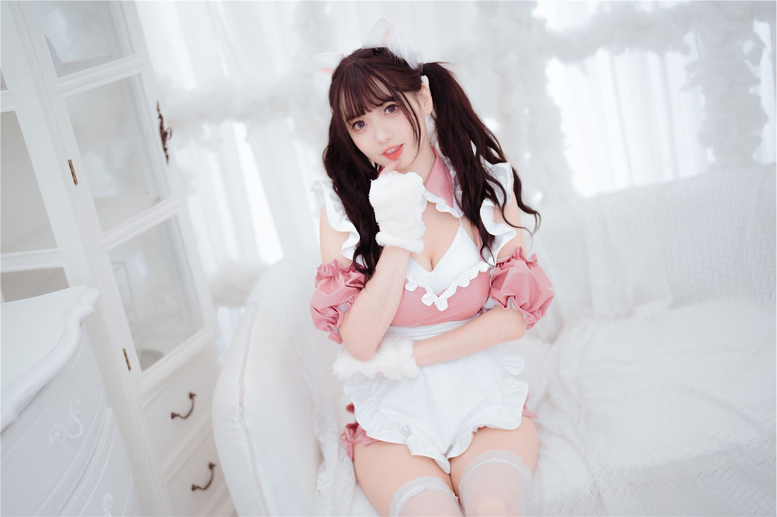 cos Kyokyo Addicted to Burger King. - Pink and white maid(16)